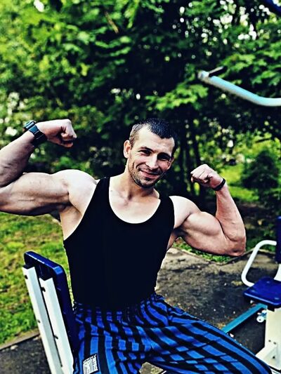  ,   Vladislav, 32 ,   ,   
