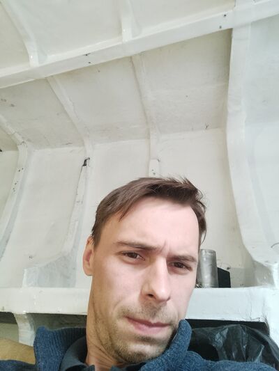  ,   Charly, 37 ,   ,   