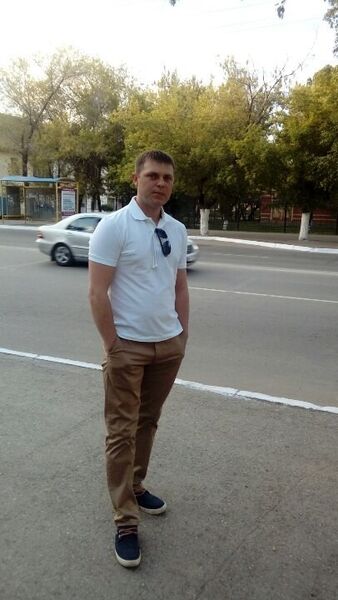  ,   Viktor, 37 ,   ,   , c 
