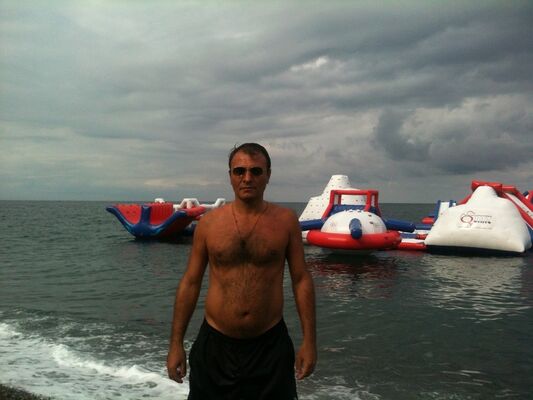  ,   Gocha, 44 ,   
