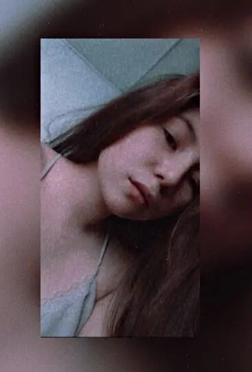  ,   Nadia, 21 ,   