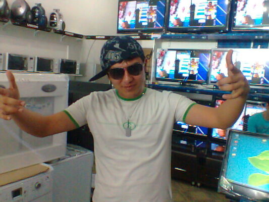  ,   Bexruz, 35 ,     , c , 