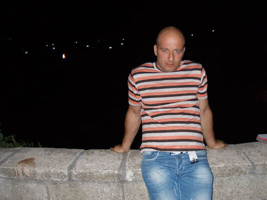  ,   Gio, 45 ,   