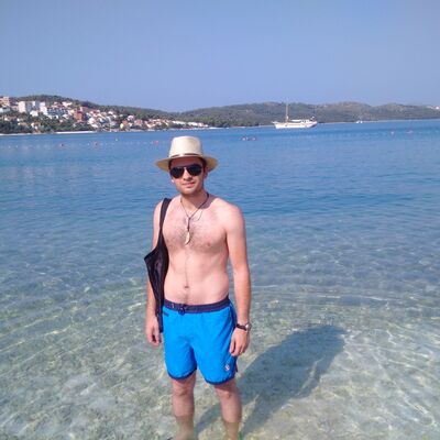  ,   Andrej, 37 ,   ,   , c 