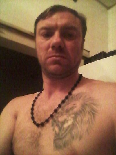  ,   Leon, 49 ,   ,   , c 