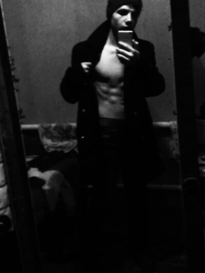  ,   Deni, 25 ,   
