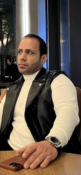  Lambeth,   Pooya, 37 ,   ,   