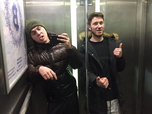  ,   Viktor, 30 ,   c 