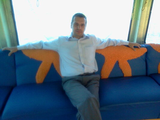  ,   MAKSIM, 43 ,   