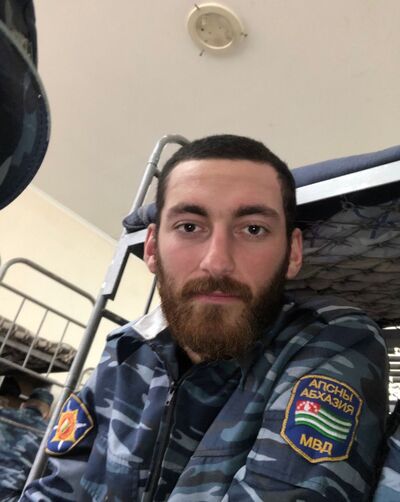  ,   Robik, 25 ,   ,   