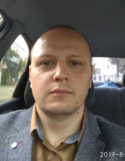  ,   Viktor, 41 ,  
