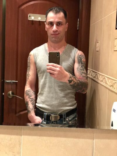  ,   Tomas, 44 ,   ,   , c 