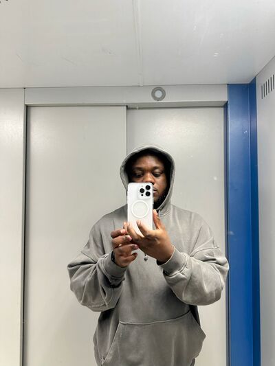  ,   Desmond, 28 ,   ,   , c 