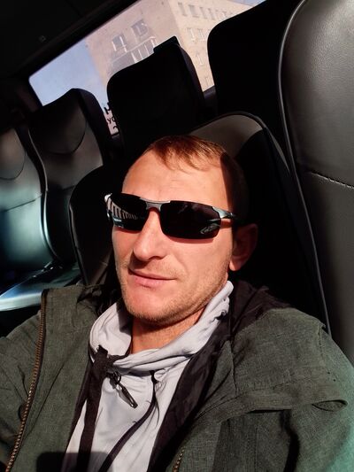  ,   Vladimir, 37 ,   ,   