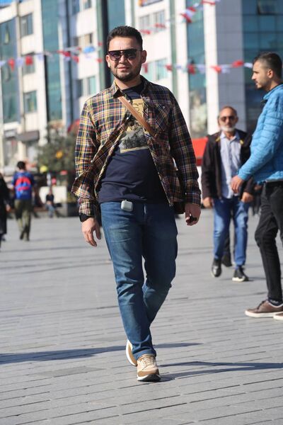  Esenyurt,   Boss, 37 ,   ,   