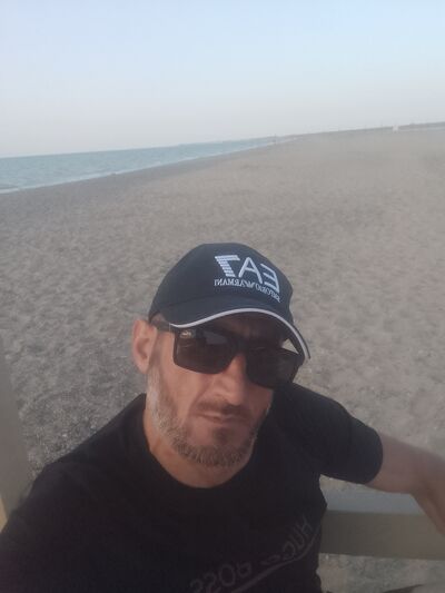  ,   Artur, 41 ,   ,   