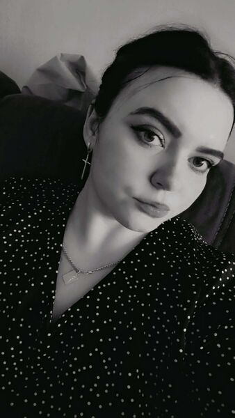  ,   Viktoria, 28 ,   ,   