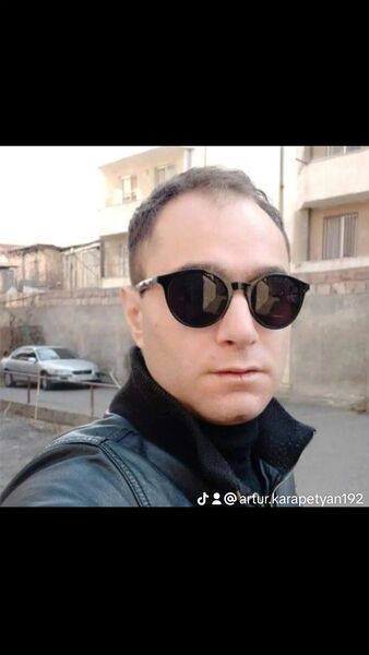  ,   Artur, 39 ,   ,   