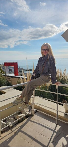  ,   Inna, 42 ,  