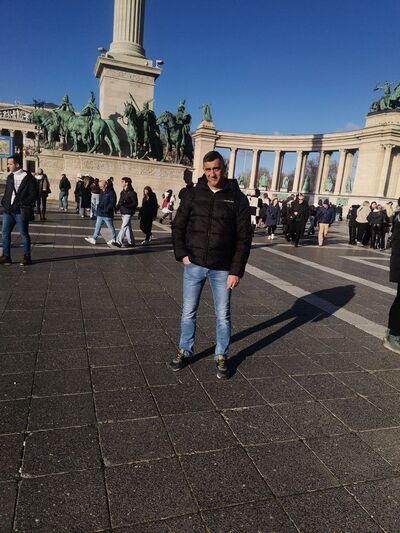  ,   Boris, 42 ,   ,   