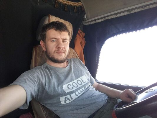  ,   Viktor, 38 ,   ,   