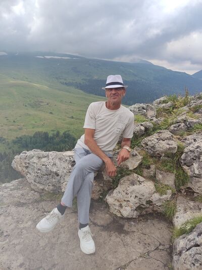  ,   Artem, 47 ,   c 