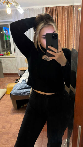  ,   Veronika, 22 ,   