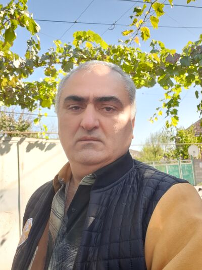  ,   Goga, 53 ,   ,   