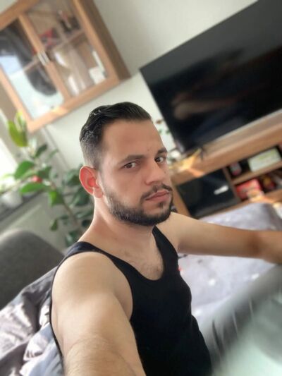  ,   Arman, 37 ,   ,   