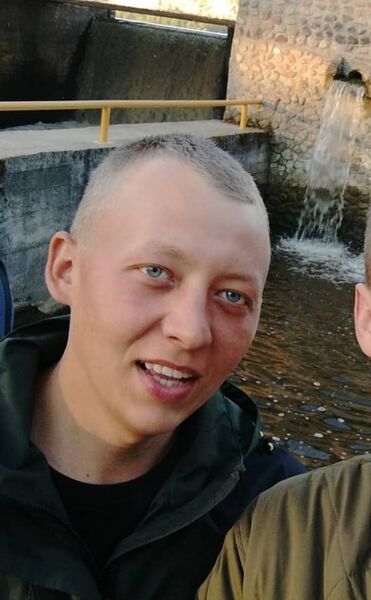  ,   Artyom, 28 ,   ,   
