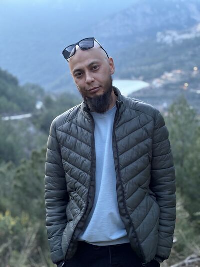  ,   Hamza, 32 ,   ,   , c , 