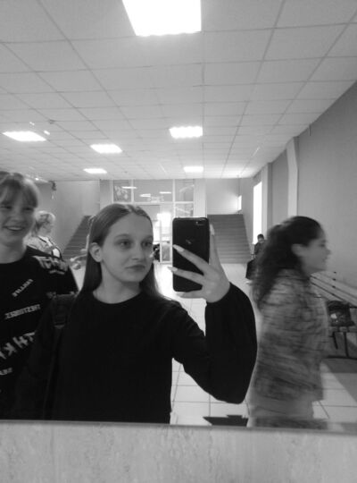  ,   Ariha, 19 ,  
