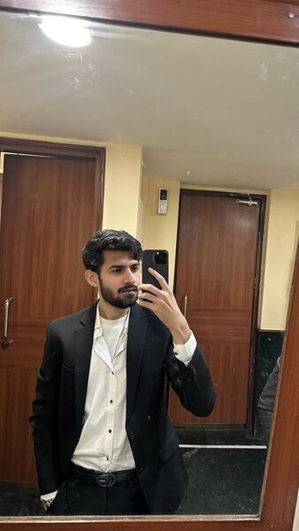  Delhi,   Kabir, 24 ,   ,   