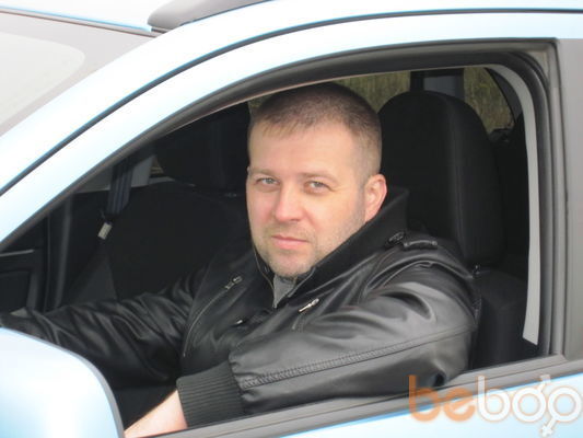  ,   Eduard, 49 ,  
