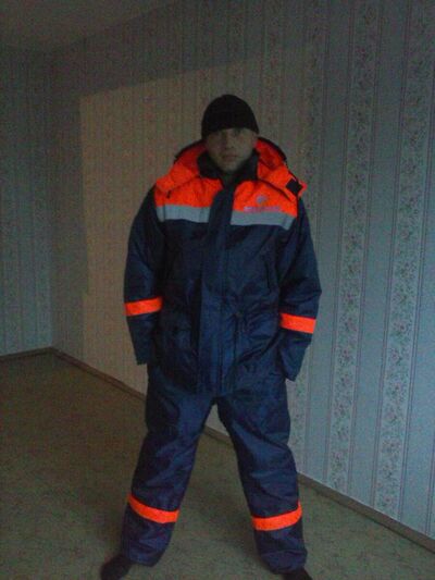  ,   Viktor, 46 ,   