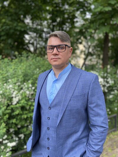  -,   Denis, 43 ,  
