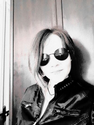  ,   Marina, 34 ,  