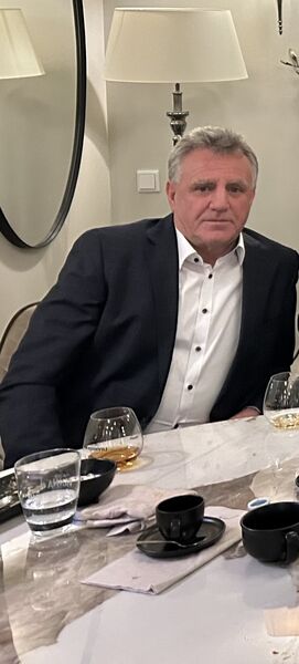  Krefeld,   , 59 ,   c 