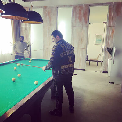  ,   Armen, 40 ,   ,   