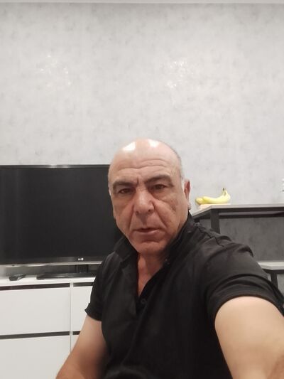  ,   Garik, 52 ,   ,   