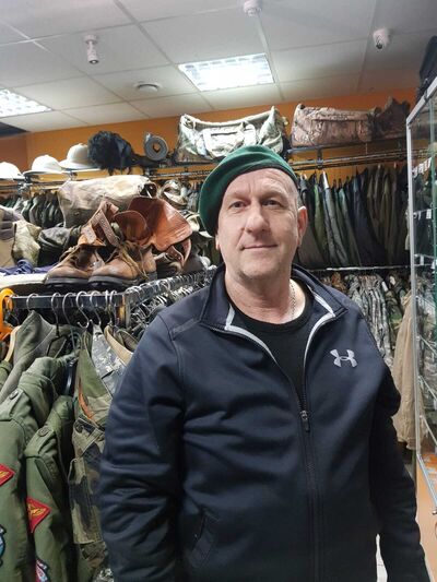  ,   Valer, 55 ,   ,   
