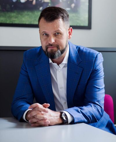  ,   Anton, 46 ,     , c 