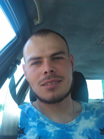  -,   Maxim, 32 ,   ,   , c , 