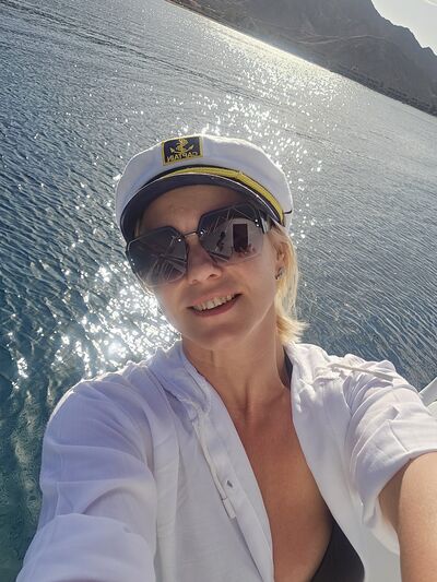  ,   Elena, 45 ,   ,   