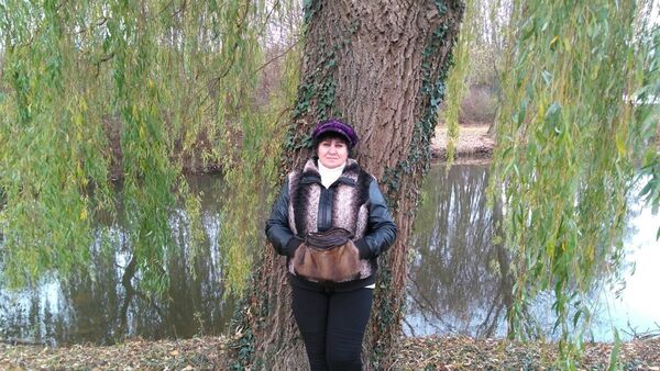  Bielefeld,   Veronika, 67 ,     , c 
