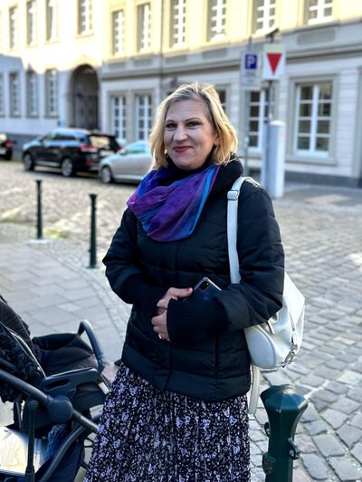  Neuss,   , 57 ,   ,   