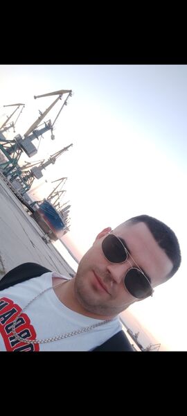  ,   Valentin, 24 ,   ,   