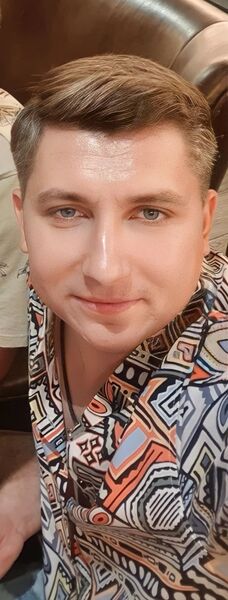  ,   Maxim, 33 ,   c 