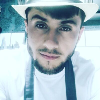  ,   Ali, 32 ,   ,   