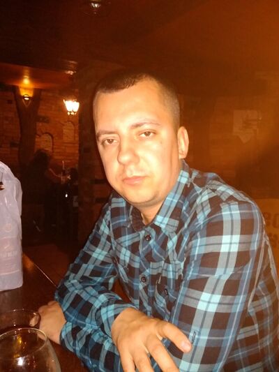  ,   Sasha, 42 ,   